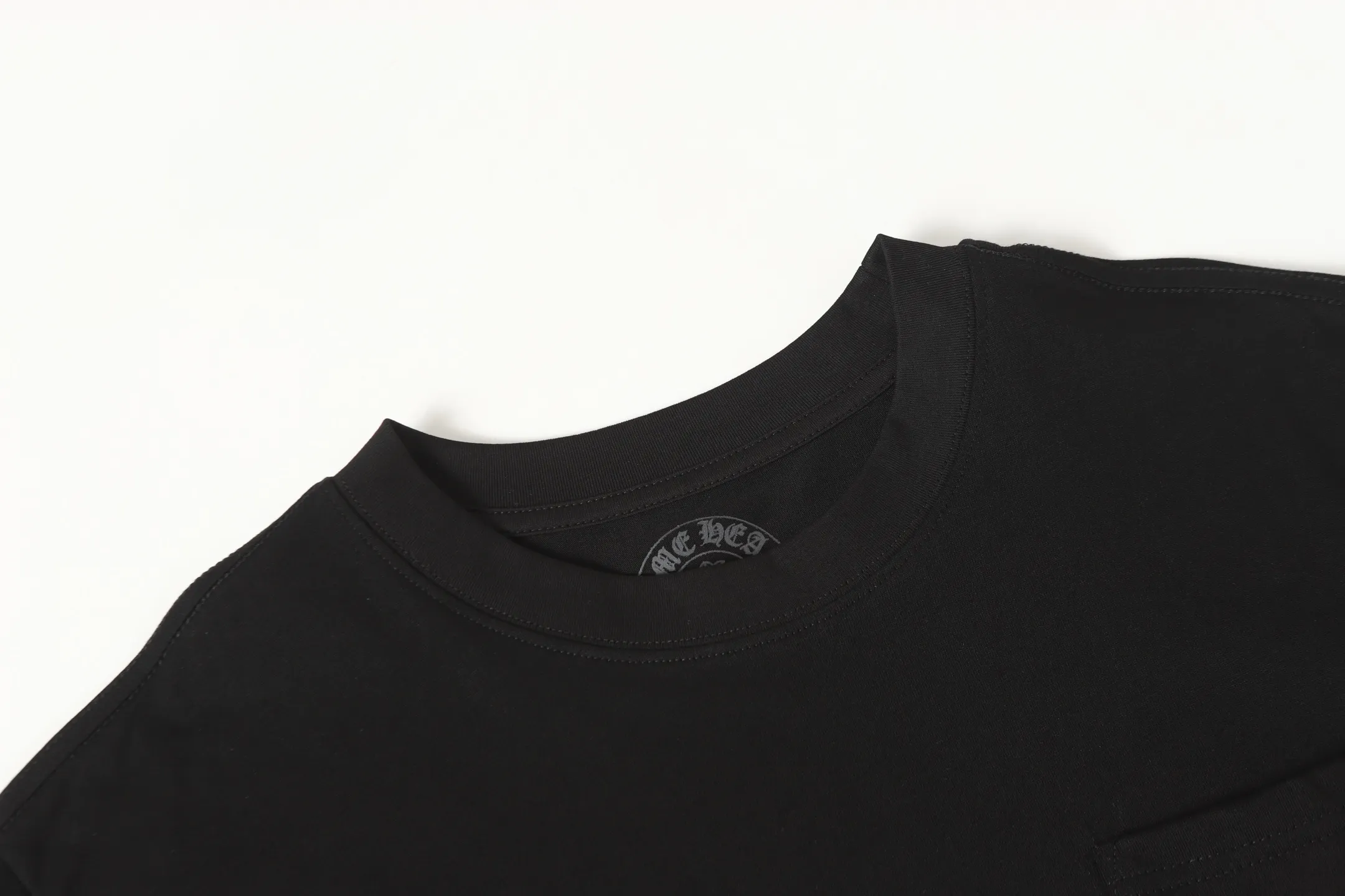 P160 -Chrome Hearts/Chrome Hearts 23ss color cross✝️Sanskrit letter printed short-sleeved T-shirt -High weight, high density and high quality. The wool is soft, delicate and skin-friendly. It feels soft and silky. It has excellent warmth and skin-friendly properties.